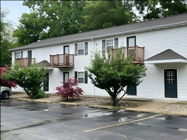 6th St Apartments