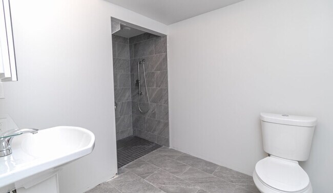 Photo - 2595 Telegraph Ave