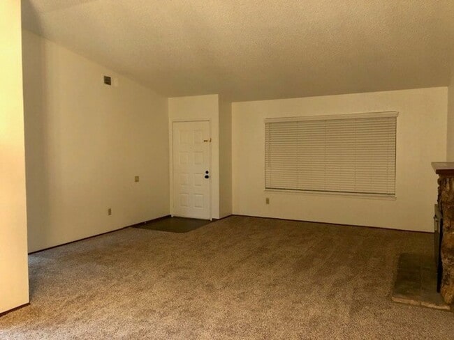 Photo - Clean 3 bedroom, 2 bath home in Rancho Cordova