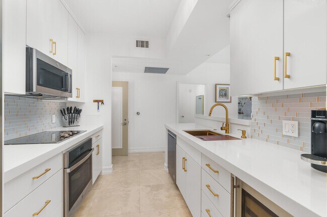 Photo - 550 Okeechobee Blvd Unit 1409