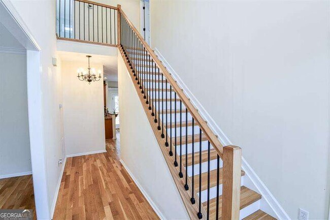 Photo - 1865 Oak Tree Hollow