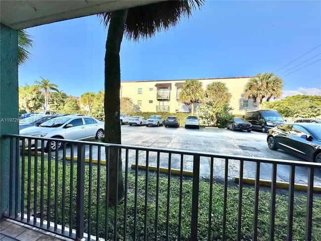 Photo - 4275 NW South Tamiami Canal Dr Unidad 2-104