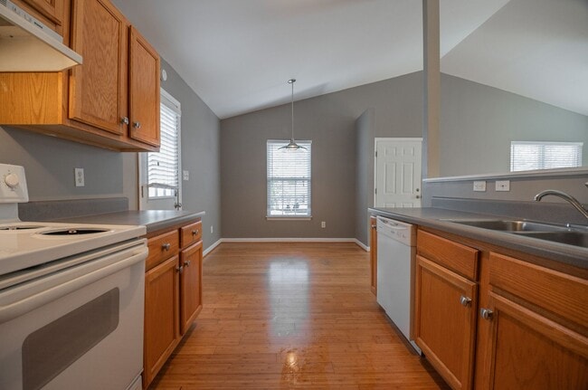 Photo - Comfortable 3 Bedroom / 2 Bath One - Level...