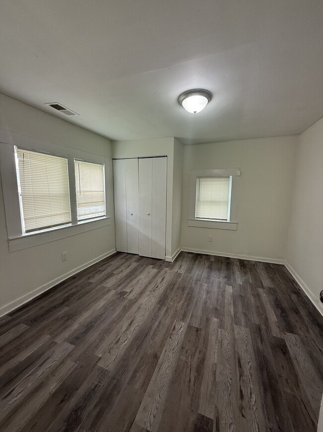 Photo - 3729 Pine Ave SW