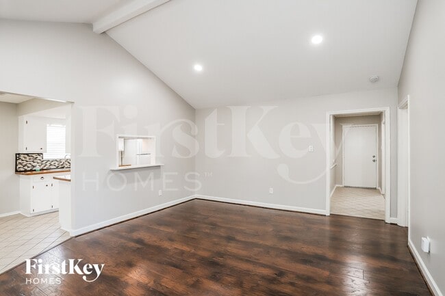Photo - 13914 Duncannon Dr