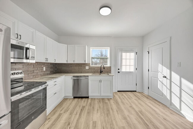 Photo - 2022 Central Ave