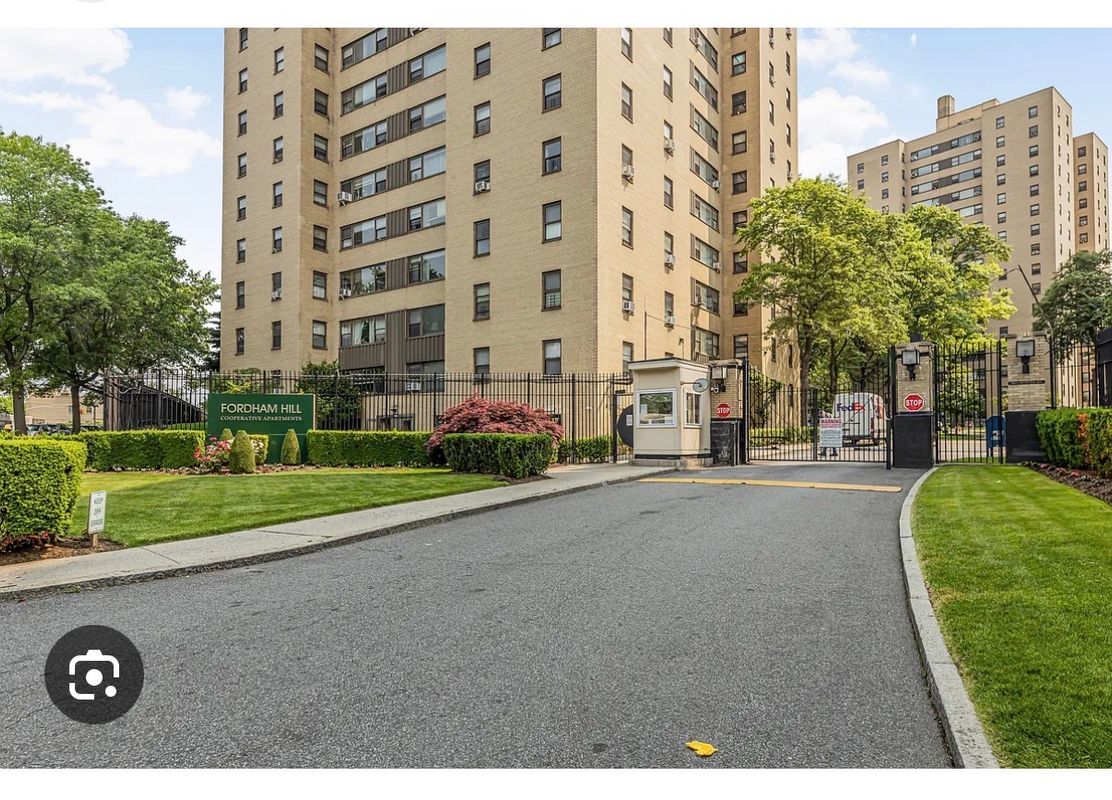 Photo - 2 Fordham Hill Oval Unit PH