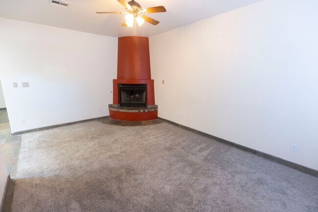 Photo - 1635 Spruce Ave