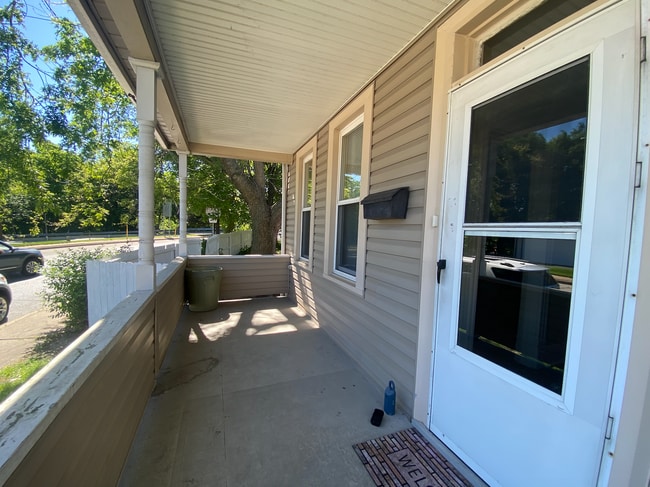 Photo - Coraopolis - 2 Bedroom Home. Great Locatio...