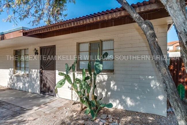 Photo - 3657 N Los Altos Ave