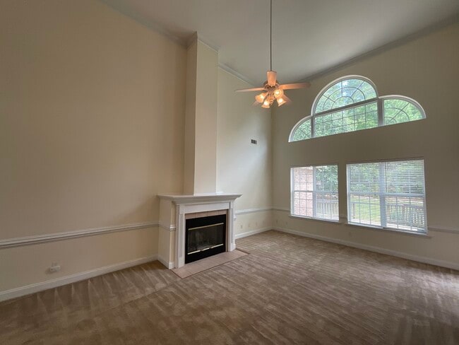 Photo - 375 Barnsley Dr
