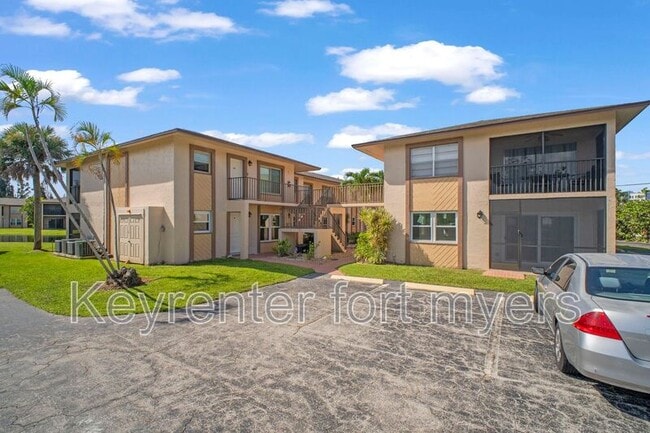 Building Photo - 16881 Davis Rd Rental