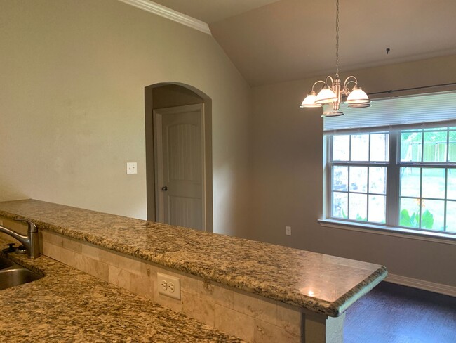 Photo - 2666-2668 Lori Unit 2666