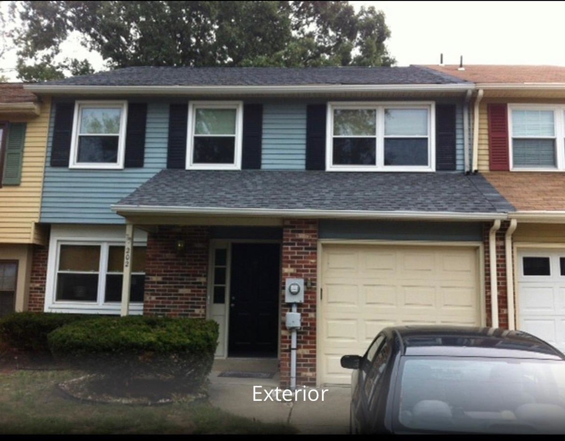 Photo - 202 Shady Ln