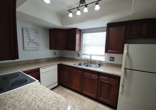 Photo - Charming 2 Bedroom/2 Bathroom with Sunroom...