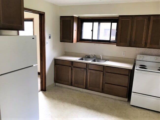 Photo - 1135 Saxe Ave