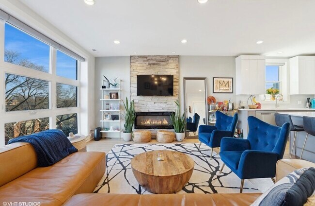 Photo - 1209 E 46th St Unidad 4E