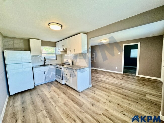 Photo - 316 S Gertrude Ave