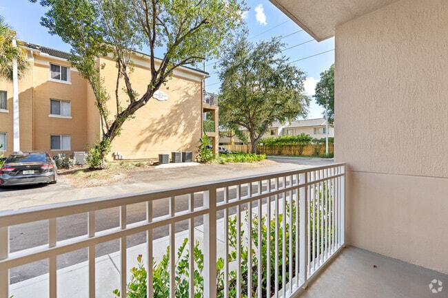 1BR, 1BA - 658SF - Balcony Terrace