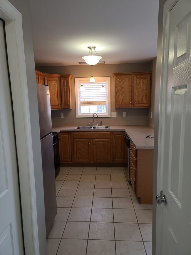 Photo - 3 Bedroom 2 1/2 bath end unit Townhome for Rent in Waynesboro