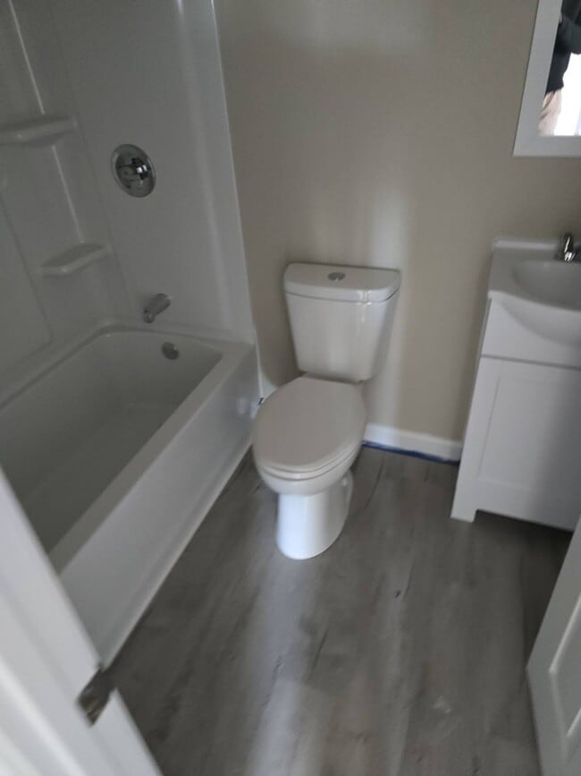 Building Photo - 110 Tacoma Rd Unit 110