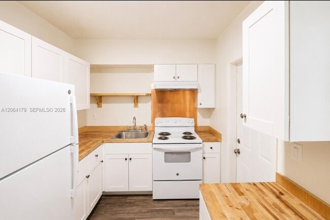 Building Photo - 5623 NW 4th Ave Unit 5623