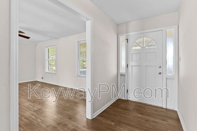 Photo - 2574 Richmond Hill Rd