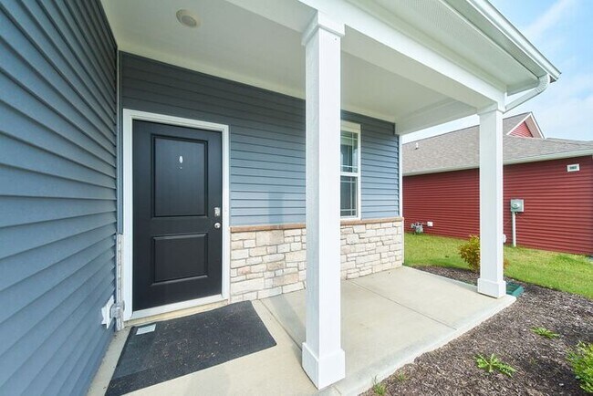 Photo - 4 Bedroom at Trotter's Landing in Camby With Pond View!