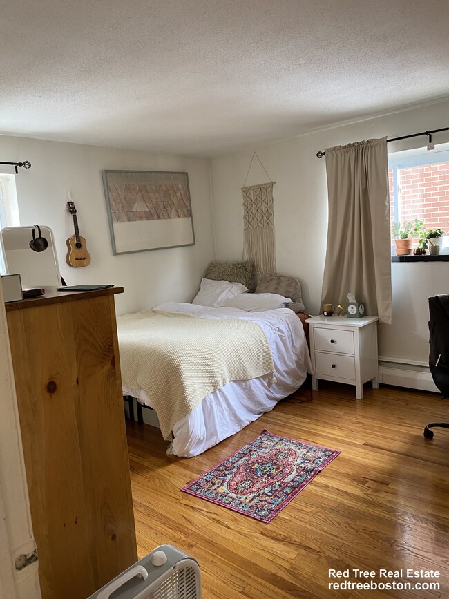 Photo - 239 Kelton St Unidad 32