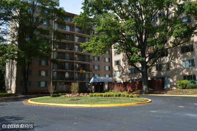 Photo - 4410 Oglethorpe St Apartment Unit #217