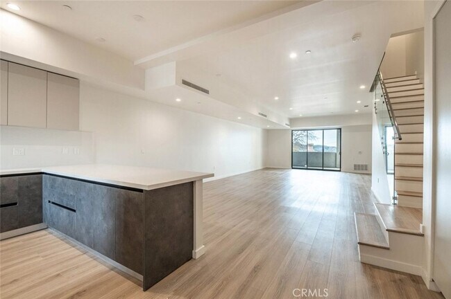 7341 Valmont St Unit 103