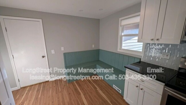 Photo - 2975 NW Stewart St