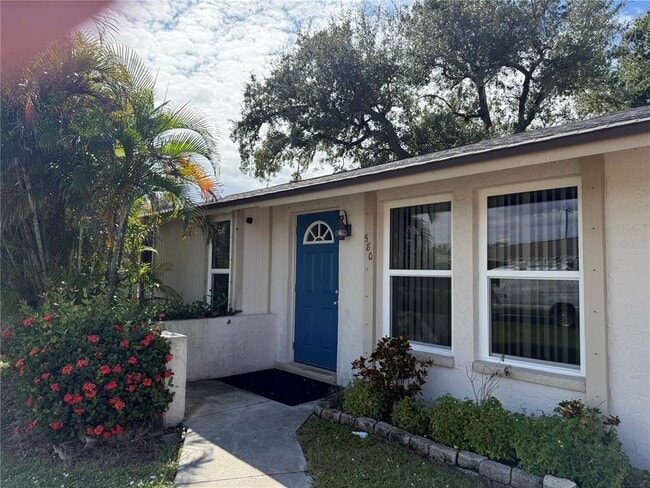 Photo - 580 Skylark Ln NW