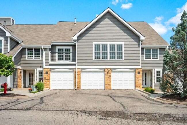 Building Photo - 6155 Chasewood Pky Unit 204