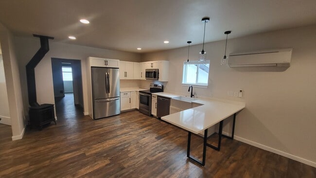 Photo - 1460 NW Newport Ave Unit 1