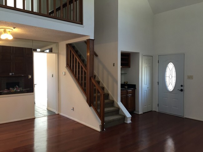 Photo - 100 Shinoak Valley