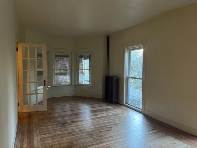 Photo - 711 Union St