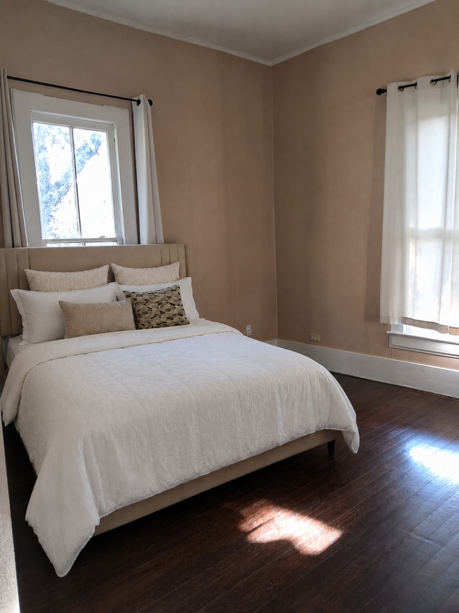 Photo - 704 S Anglin St Unit Private Guest Suite #2