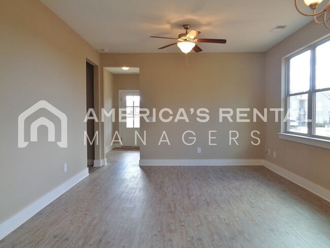 Photo - Townhome For Rent in Calera, AL - Available to View with 48 Hour Notice!!!