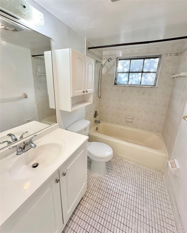 Photo - 8900 W Sample Rd Unidad 106