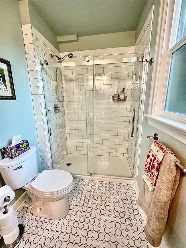 Photo - 729 NE Shaver St Unit Main