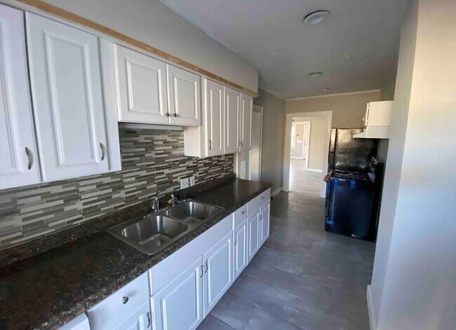 Photo - "Charming 1-Bedroom Retreat with Spacious ...