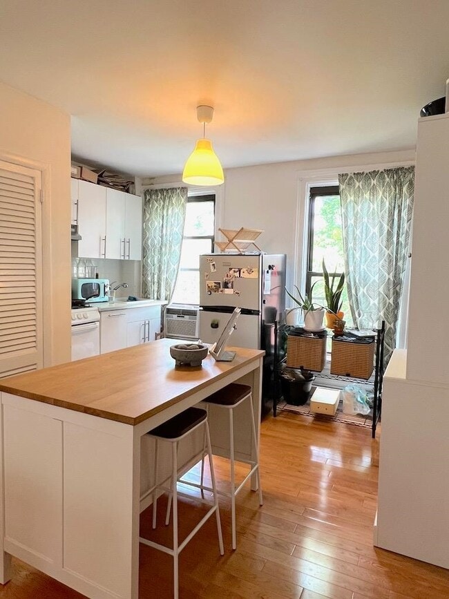 Photo - 634 Jersey Ave