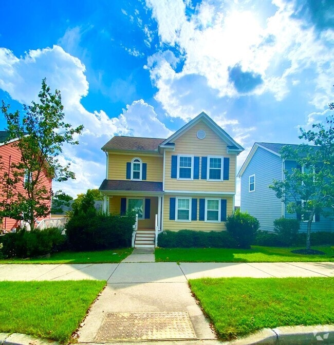 Building Photo - Beautiful 3 Bed 2.5 Bath House