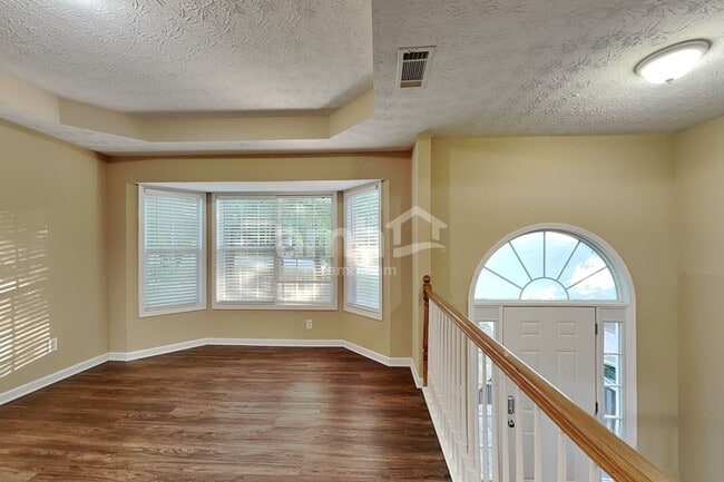 Photo - 356 McMillan Rd