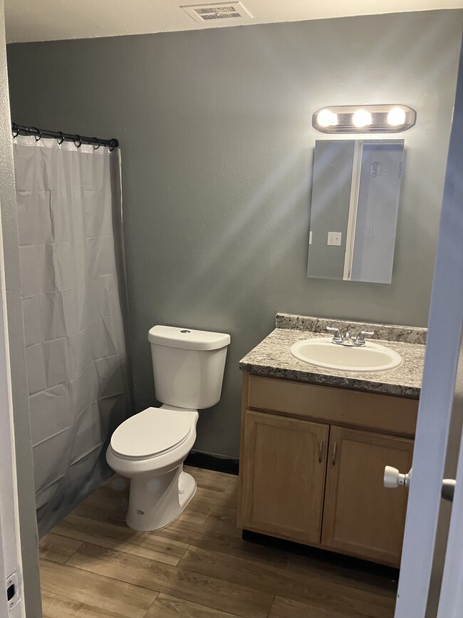 Photo - Villa Granada Apartments