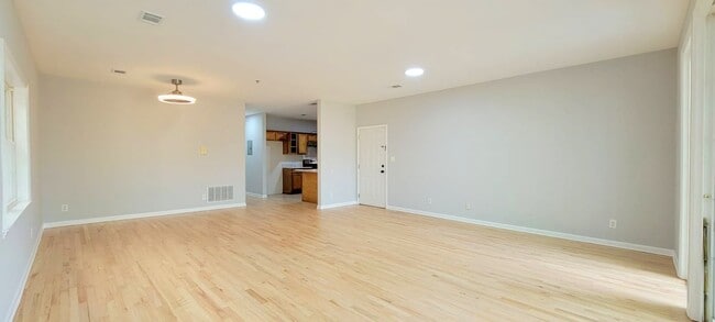 Photo - 175-177 Manchester Pl Unidad Fl2