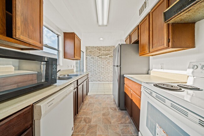 Photo - 6463 Cambridge Glen Ln