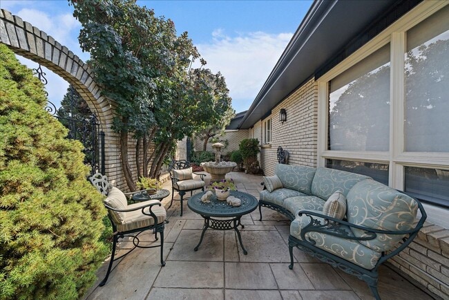 Photo - Gorgeous 4 bed 5 bath Luxury rental in Cherry Hills Village!