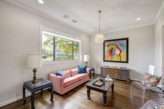 Photo - 224 W 30th St